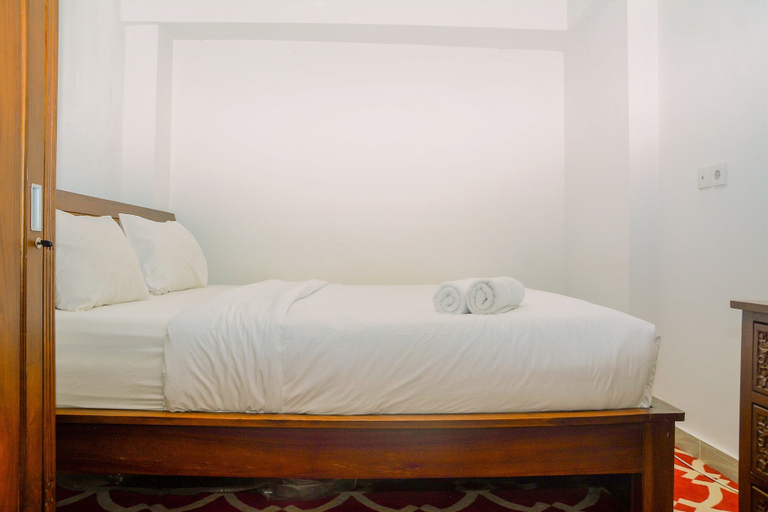 Comfy and Beautiful 1BR at Tamansari The Hive Apartment By Travelio, East Jakarta