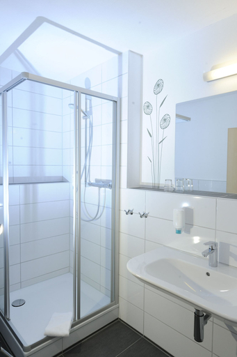 Bathroom 4, EWERTS Hotel, Siegen-Wittgenstein