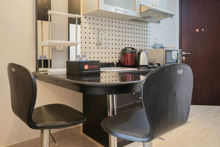 Convenient Studio Mangga Dua Apartment By Travelio, Central Jakarta