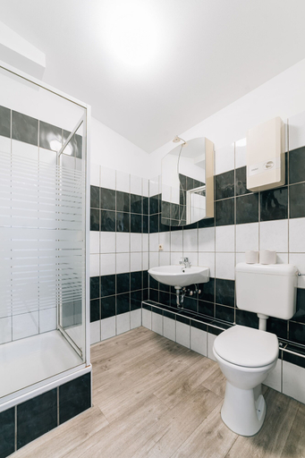 Bathroom 5, MiamarMaxipartments - Merkenicher Straße, Köln