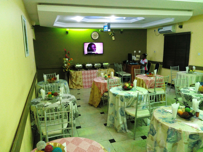 Food & Drinks 4, GRAND PARK HOTEL AND SUITEs, Oshodi/Isolo