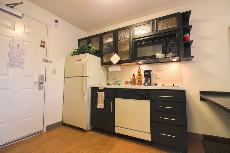 Dining Room 9