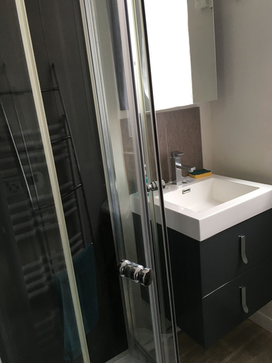 Bathroom, Appartement Melitine, Cher