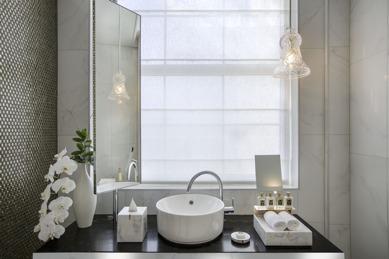 Bathroom 17
