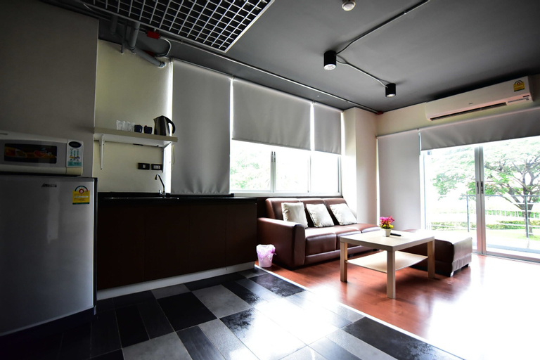 Big Tree Residence Suvarnabhumi, Bang Plee