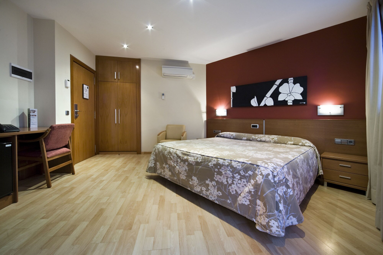 Bedroom 3, Hotel Jardi Apartments, Lleida