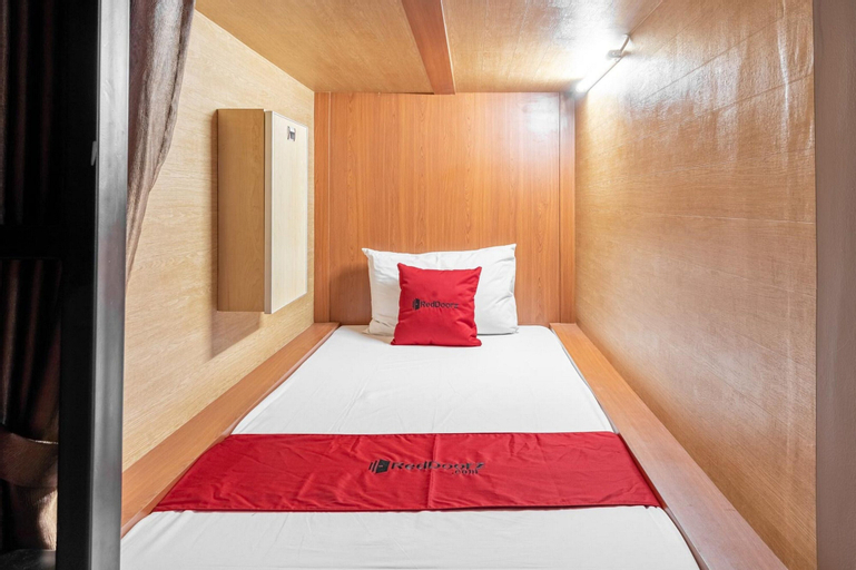 RedDoorz Hostel near LTC Glodok, West Jakarta