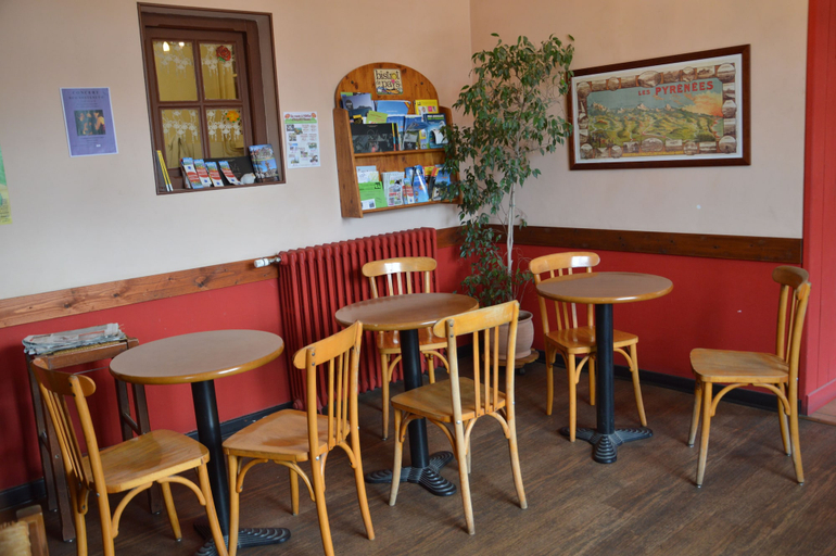 Others 5, Hotel de la Gare, Hautes-Pyrénées