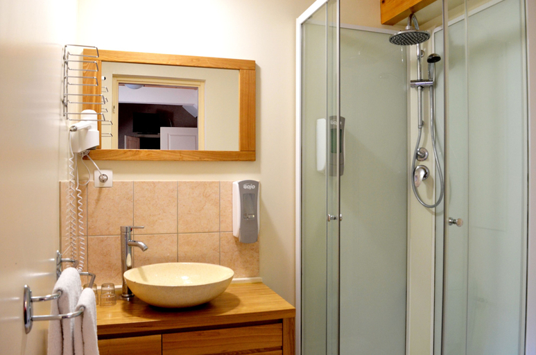 Bathroom 3, Hotel de la Gare, Hautes-Pyrénées