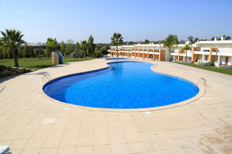 Apartment With one Bedroom in Albufeira, With Pool Access, Furnished Garden and Wifi, Albufeira