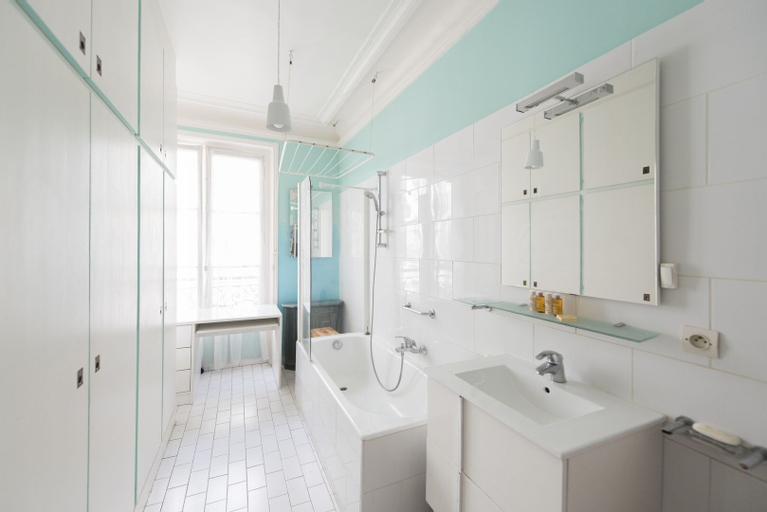 French-style Allure in Saint-Germain des Pres, Paris