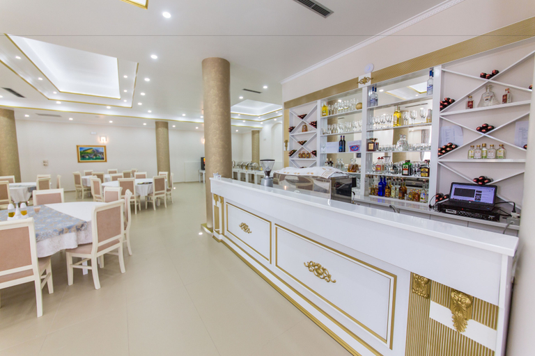 Food & Drinks 5, Hotel Belagrita, Beratit