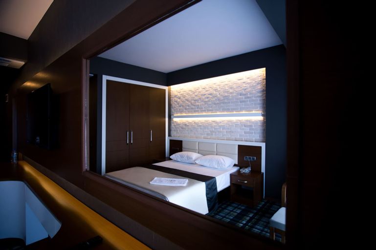 Aripsas Hotel, Merkez