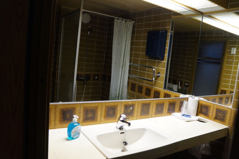 Bathroom 5, Hotel Tulikettu, Kainuu