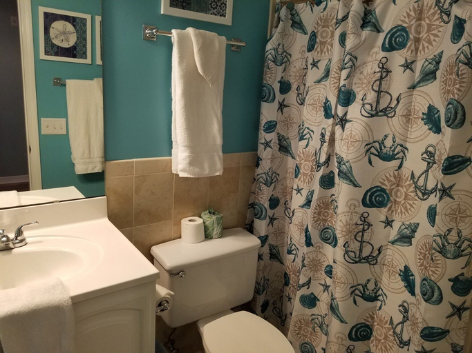 Bathroom 5, Summerhouse 362, Saint Johns