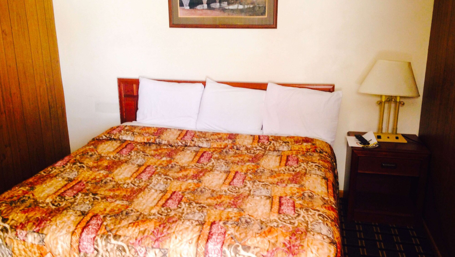 Bedroom 2, Big 12 Motel Broken Bow Ne, Custer