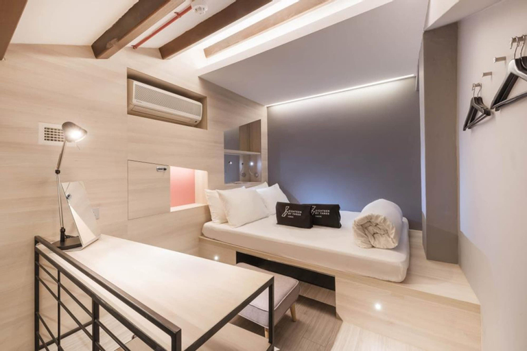 Eighteen By Three Cabins, Downtown Core
