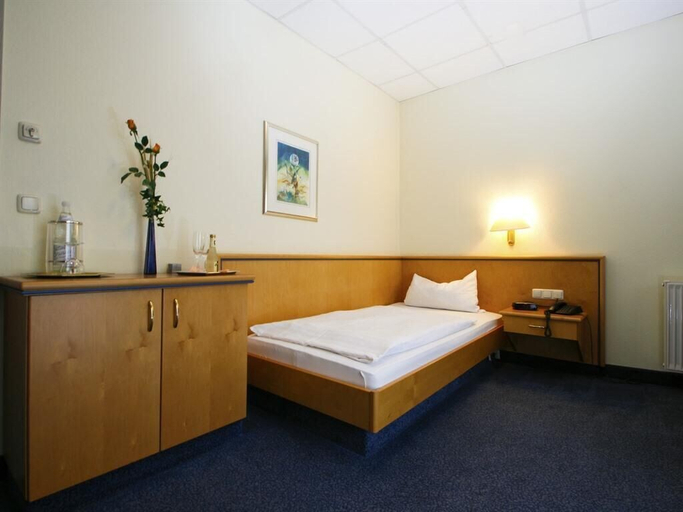 Bedroom 3, Kurparkhotel Das Kleinod, Bad Kissingen