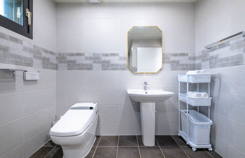 Bathroom 3, Modeul Spa Pension, Seogwipo