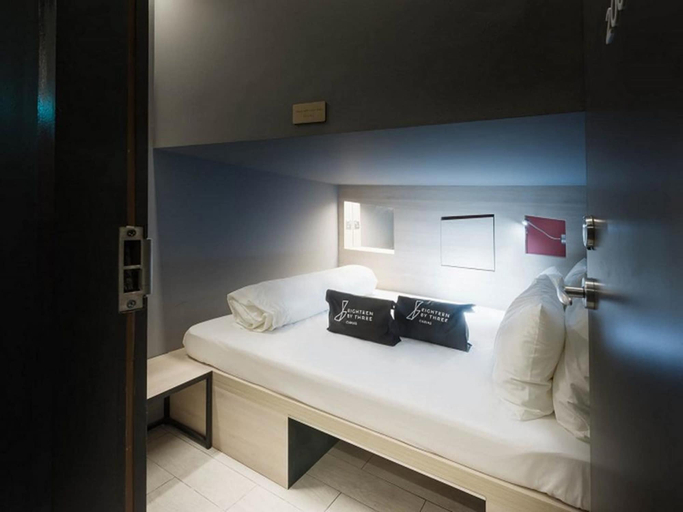 Eighteen By Three Cabins, Downtown Core