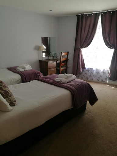 Bedroom 4, The Barley Sheaf Inn, Cornwall