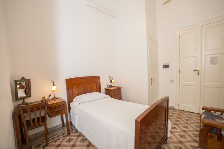 Bedroom 4, Hotel AeR BJ Vittoria, Cagliari