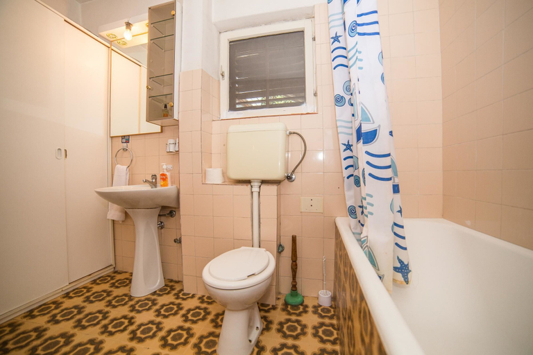 Bathroom 4, Apartments Jako, Marina