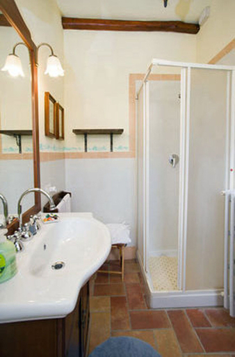 Bathroom 3, Casale La Pietra Gialla B&B, Terni