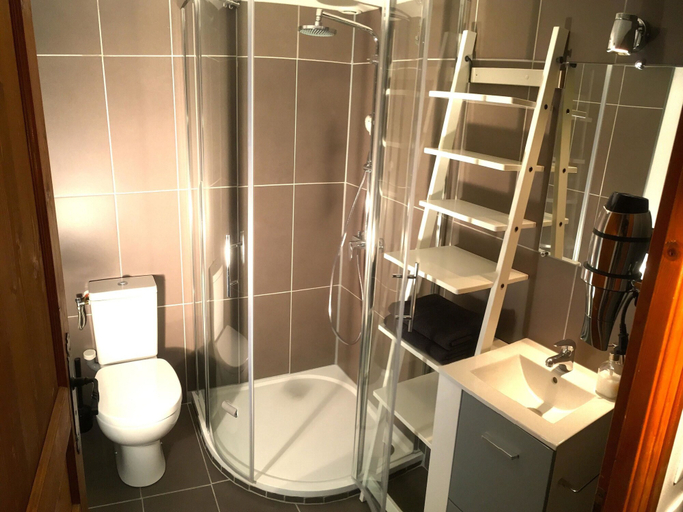 Bathroom 5, JunoGîte Résidence, Calvados