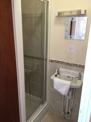 Bathroom 4, The Lady Hamilton B&B, Portsmouth