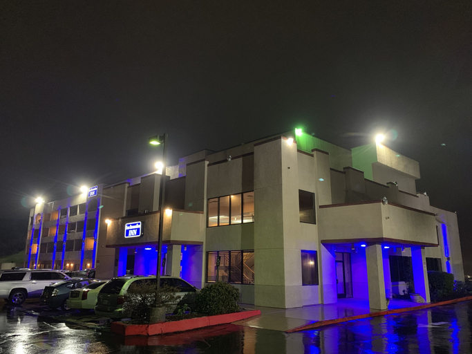 Exterior & Views, San Bernardino Inn & Suites, San Bernardino