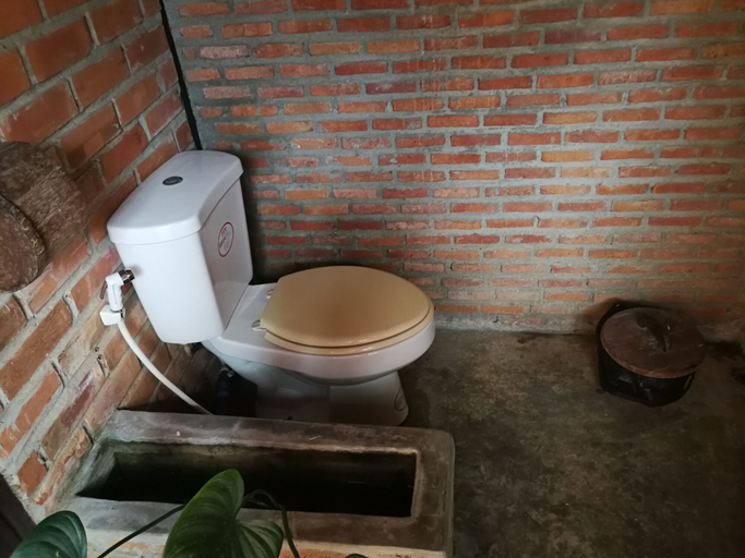 Bathroom, Baankorpai Amphawa, Amphawa