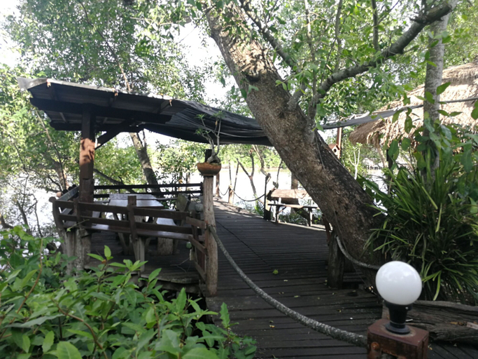 Others 5, Baankorpai Amphawa, Amphawa