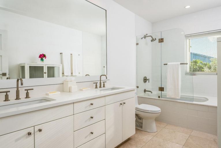 Bathroom, Villa Milestone