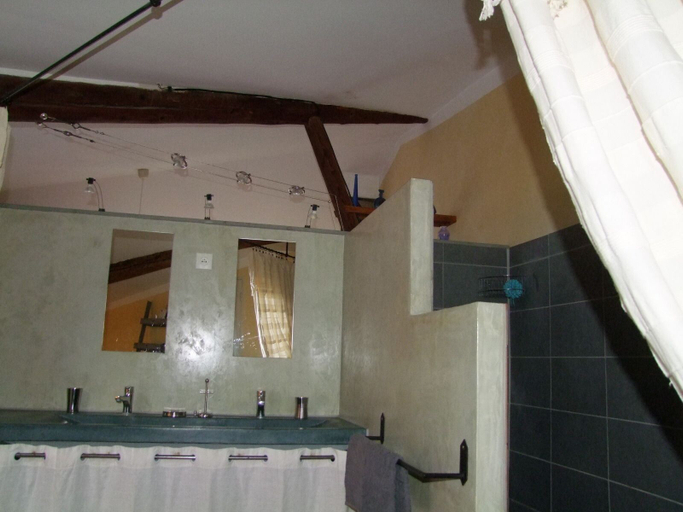 Bathroom 4, Le temps des pauses, Ardèche