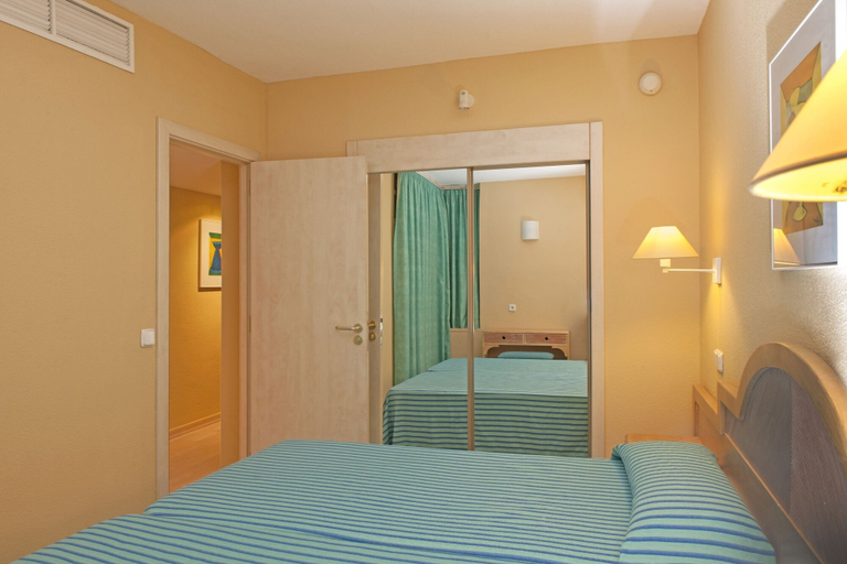 Bedroom 3, Iberostar Ciudad Blanca Alcudia Apartamentos, Baleares