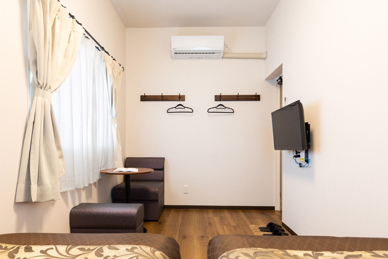 Bedroom 2, Cabin Hotel Mr.Kinjo in Ishigaki 58 - Hostel, Ishigaki