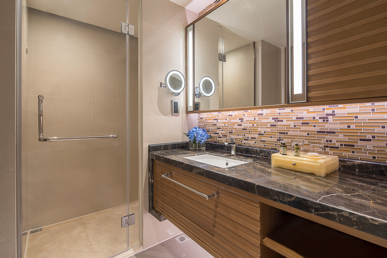 Bathroom 9