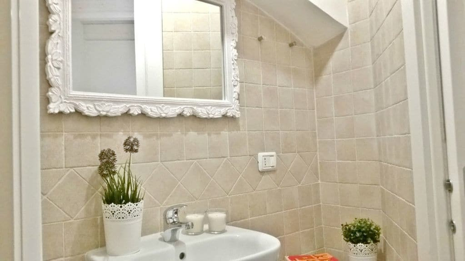 Bathroom 4, Me Too exclusive apartments - Interno 7, Bari