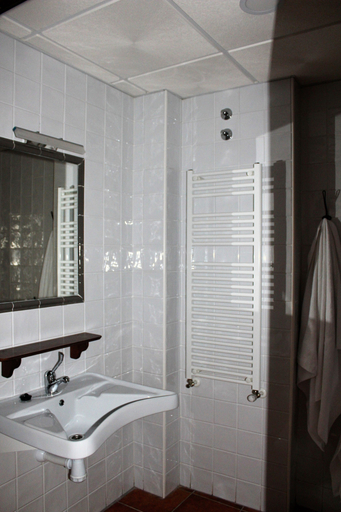Bathroom 4, Casa Rural El Nidal, Badajoz