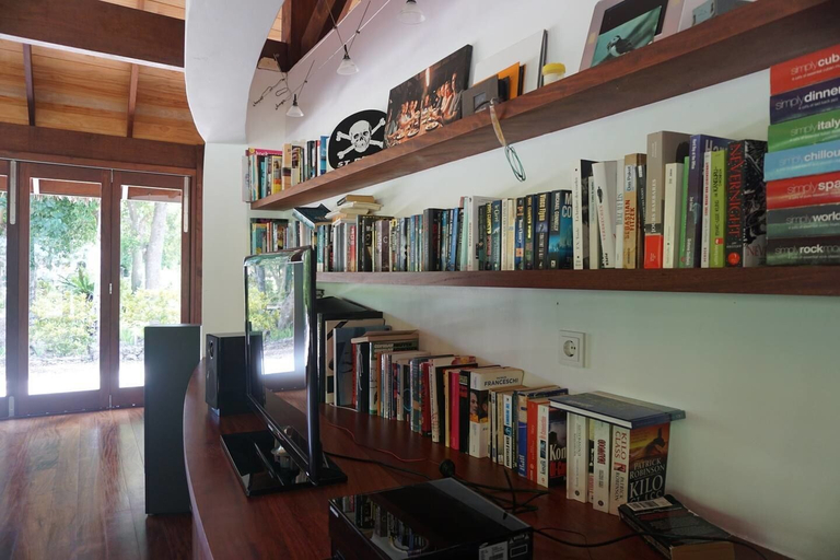 Food & Drinks 5, Vanuatu Uncharted Sport Fishing Lounge, Malorua