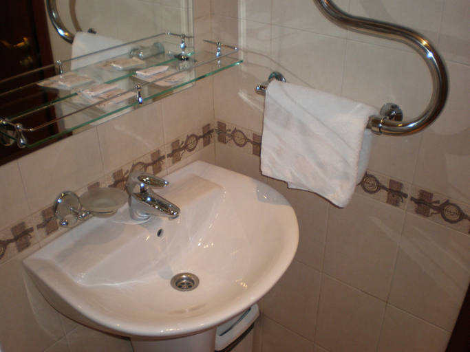Bathroom 4, Butterfly, Sankt-Peterburg gorsovet