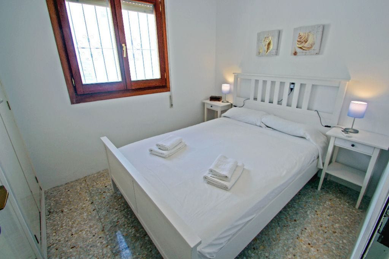 Bedroom 2, Suerte - sea view villa with private pool in Moraira, Alicante