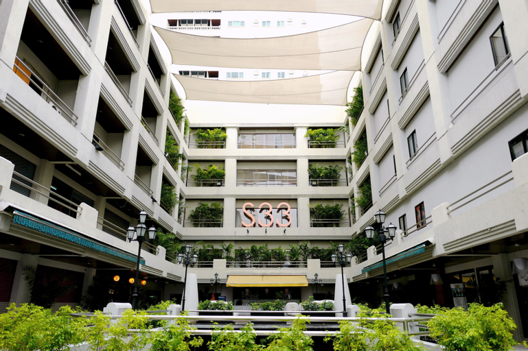 S33 Compact Hotel, Wattana