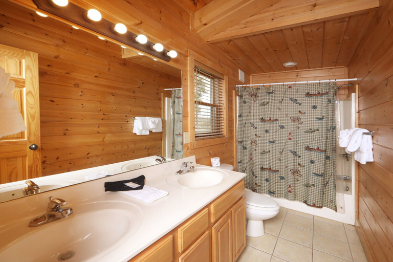 Bathroom 4, Mountain Sunrise - Five Bedroom Cabin, Sevier