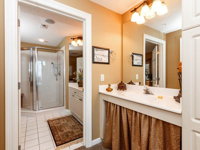Bathroom 4, The Pearl 1201, Escambia