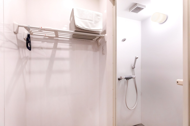 Bathroom 3, Cabin Hotel Mr.Kinjo in Ishigaki 58 - Hostel, Ishigaki