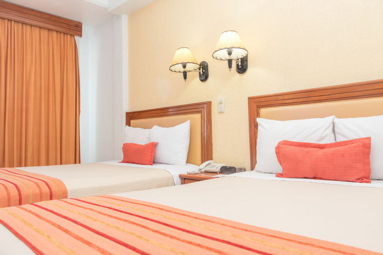 Hotel Báez Carrizal, Centro