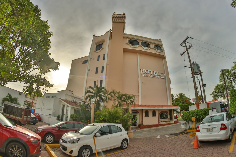 Hotel Báez Carrizal, Centro