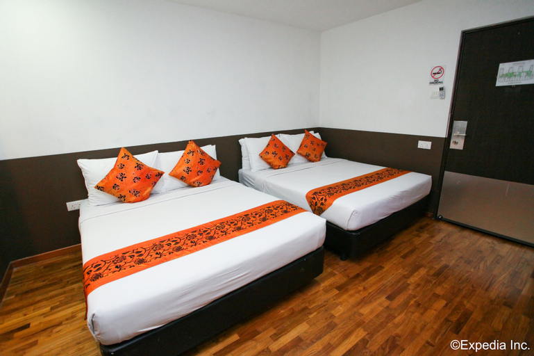 Marrison Desker @ Little India, Rochor